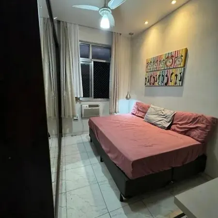 Apartamento Bem Localizado Em Apartamento